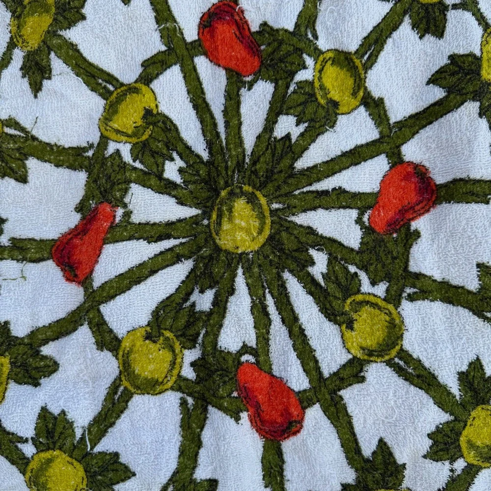 VTG Round Terry Cloth Tablecloth Beach Towel 49in Fruit Apple Pear Fringe Retro